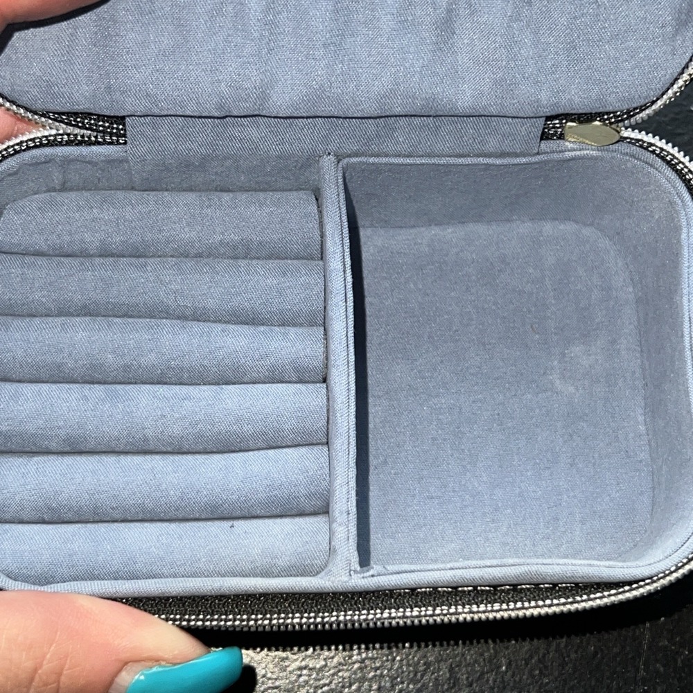 Estella Bartlett Mini Travel Black Jewelry Case Treasure Me Zip Around Organizer - Picture 3 of 8